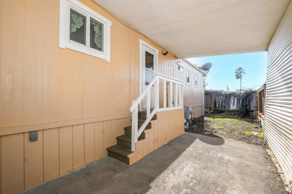 Image 29 of property listing at 26 David Dr, Concord, CA 94518