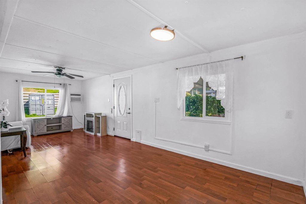 Image 9 of property listing at 26 David Dr, Concord, CA 94518