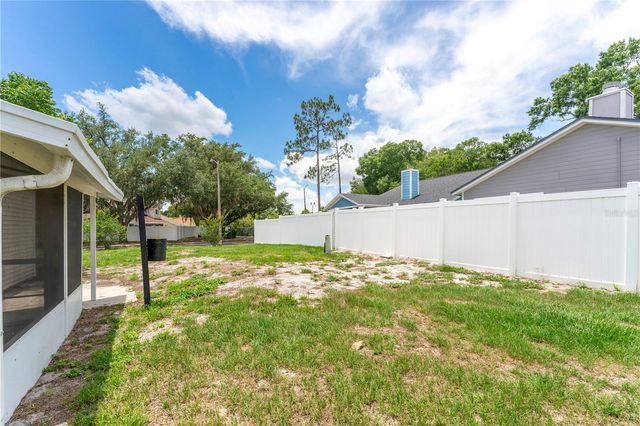 587 PORTLAND CIRCLE, Apopka, FL 32703