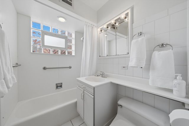 3830 S 56th Court, Cicero, IL 60804