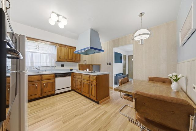 3830 S 56th Court, Cicero, IL 60804