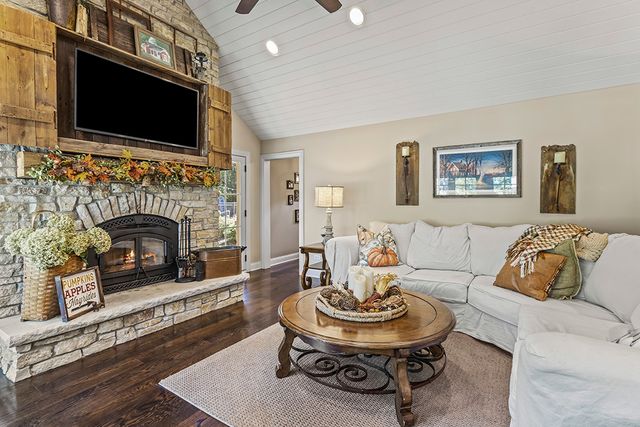 11901 S 92nd Avenue, Palos Park, IL 60464