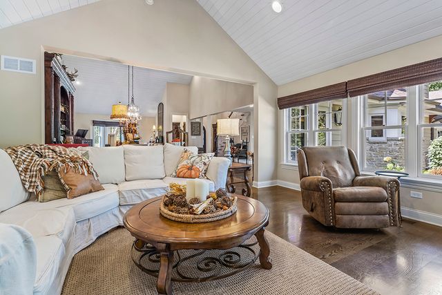 11901 S 92nd Avenue, Palos Park, IL 60464