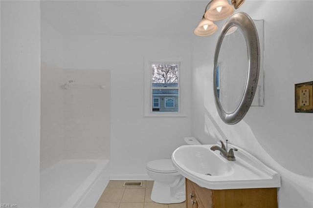 1455 Mellwood CT, Norfolk, VA 23513