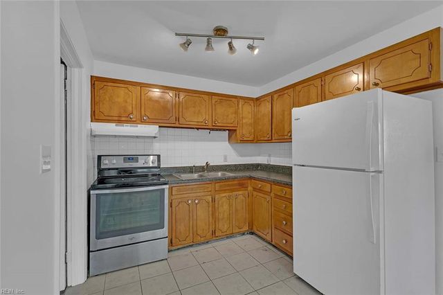 1455 Mellwood CT, Norfolk, VA 23513