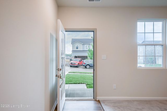 16956 Aiken Ridge Cir, Louisville, KY 40245