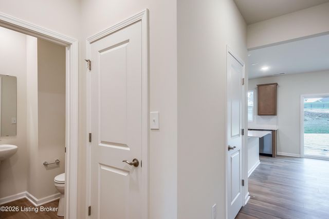 16956 Aiken Ridge Cir, Louisville, KY 40245