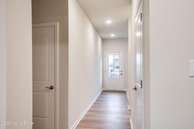 16956 Aiken Ridge Cir, Louisville, KY 40245
