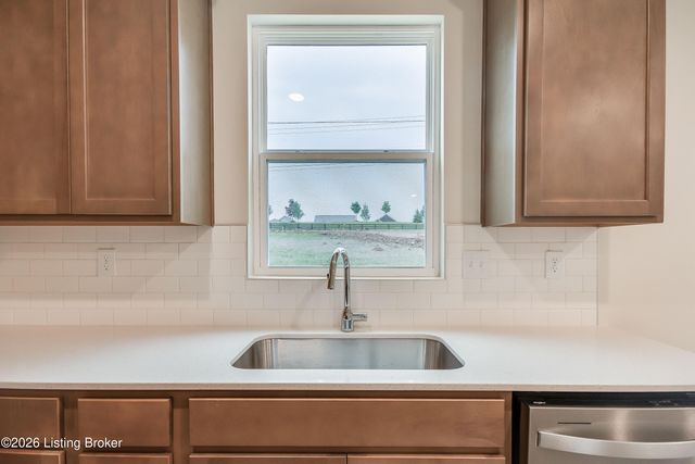 16956 Aiken Ridge Cir, Louisville, KY 40245