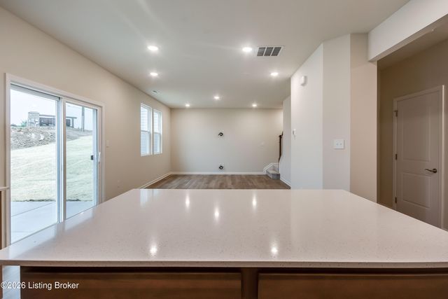16956 Aiken Ridge Cir, Louisville, KY 40245