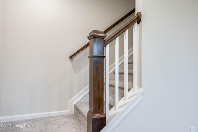 16956 Aiken Ridge Cir, Louisville, KY 40245