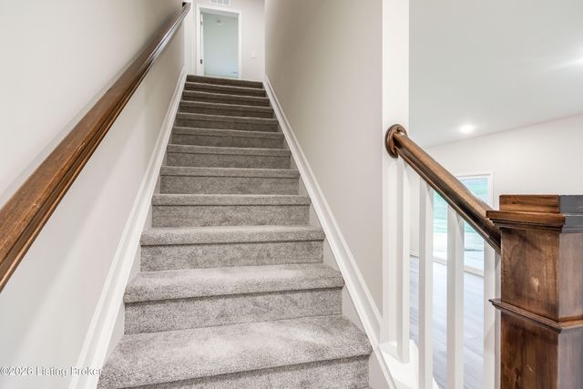 16956 Aiken Ridge Cir, Louisville, KY 40245