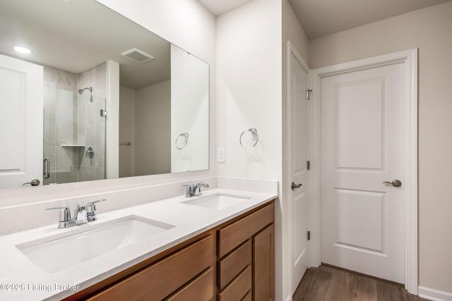 16956 Aiken Ridge Cir, Louisville, KY 40245