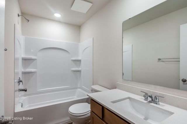 16956 Aiken Ridge Cir, Louisville, KY 40245