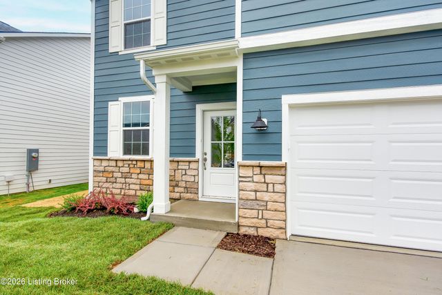 16956 Aiken Ridge Cir, Louisville, KY 40245