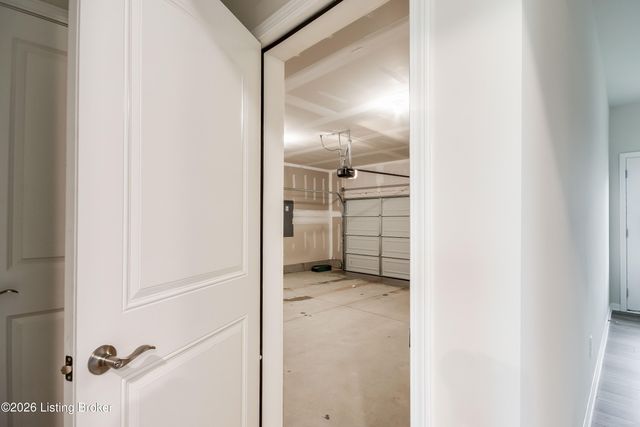 16956 Aiken Ridge Cir, Louisville, KY 40245