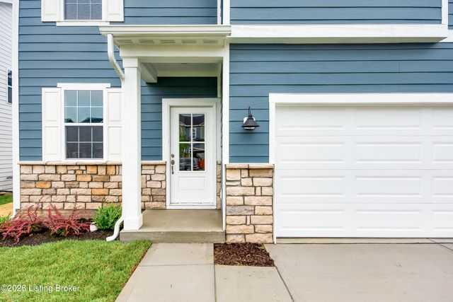 16956 Aiken Ridge Cir, Louisville, KY 40245