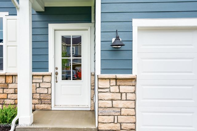 16956 Aiken Ridge Cir, Louisville, KY 40245