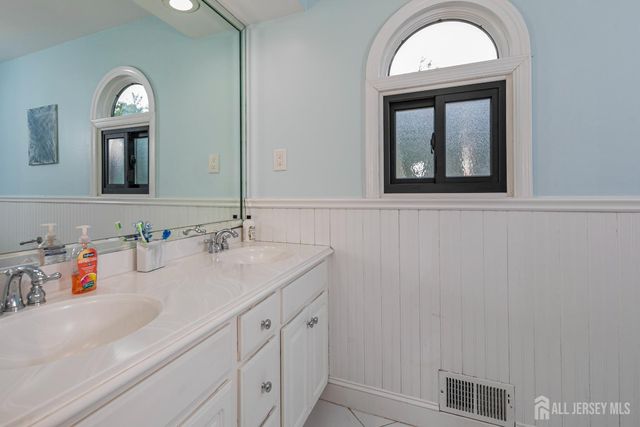 12 Eric Lane, East Brunswick, NJ 08816