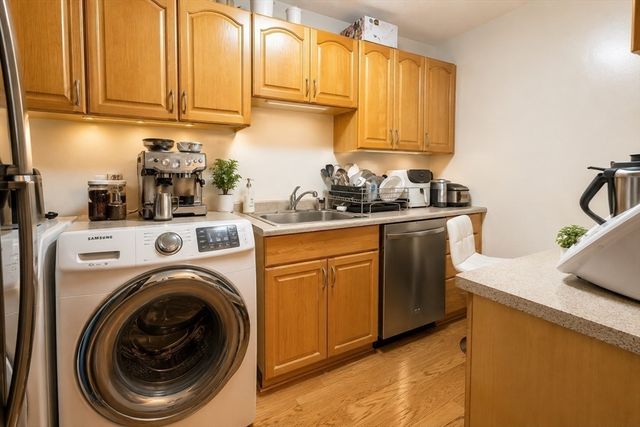 16 Winter St 21B, Waltham, MA 02451