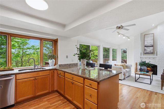 5617 134th Ave SE, Bellevue, WA 98006