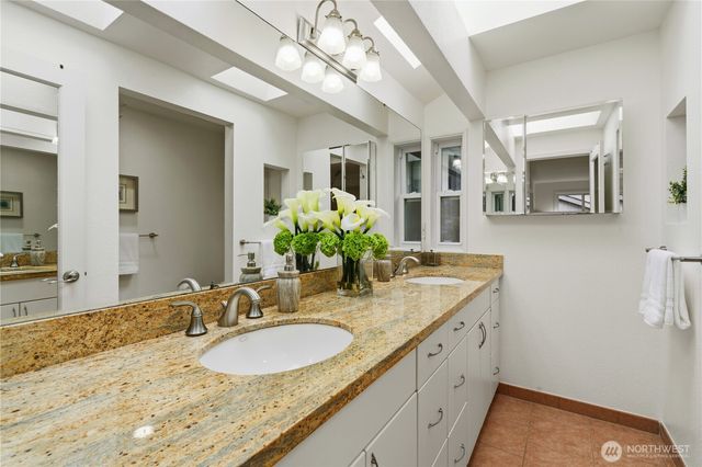 5617 134th Ave SE, Bellevue, WA 98006