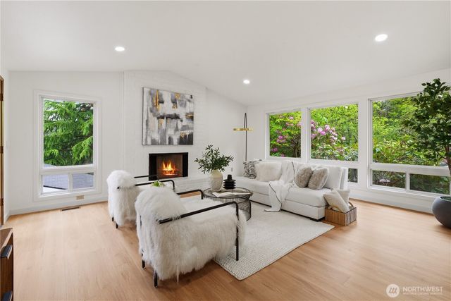 5617 134th Ave SE, Bellevue, WA 98006