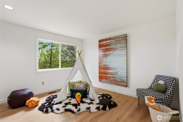 5617 134th Ave SE, Bellevue, WA 98006