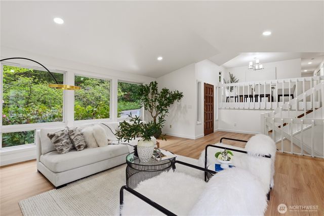 5617 134th Ave SE, Bellevue, WA 98006