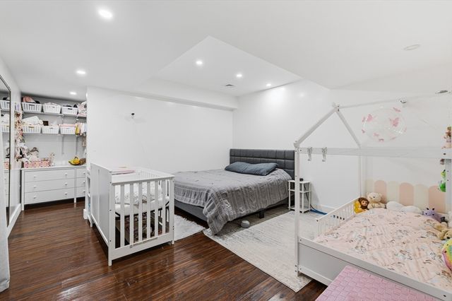 270 Brayton Rd, Tiverton, RI 02878