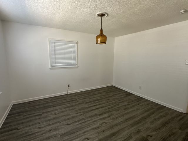 303 Millbrooke Dr, Hopkinsville, KY 42240