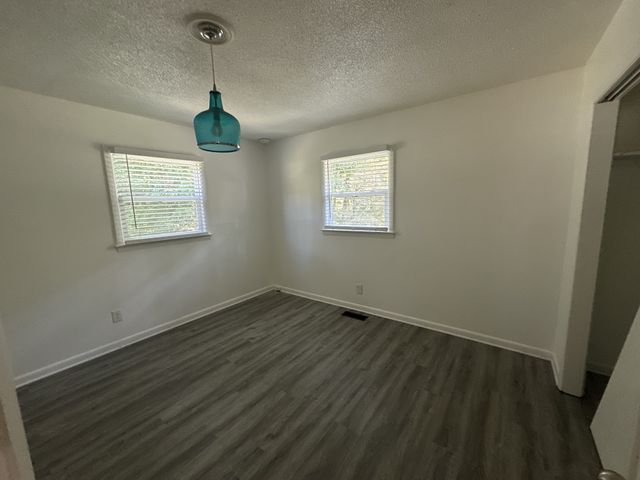 303 Millbrooke Dr, Hopkinsville, KY 42240