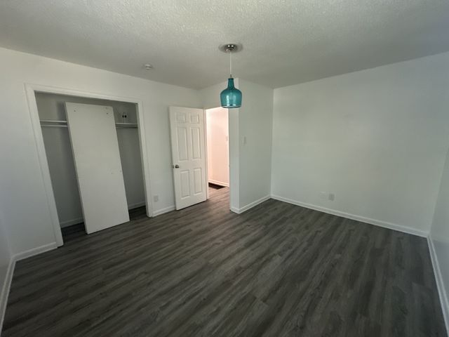 303 Millbrooke Dr, Hopkinsville, KY 42240