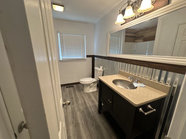 303 Millbrooke Dr, Hopkinsville, KY 42240