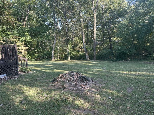 303 Millbrooke Dr, Hopkinsville, KY 42240