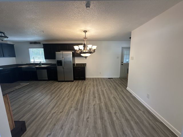 303 Millbrooke Dr, Hopkinsville, KY 42240