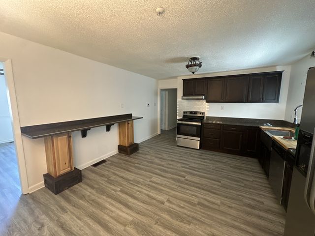 303 Millbrooke Dr, Hopkinsville, KY 42240