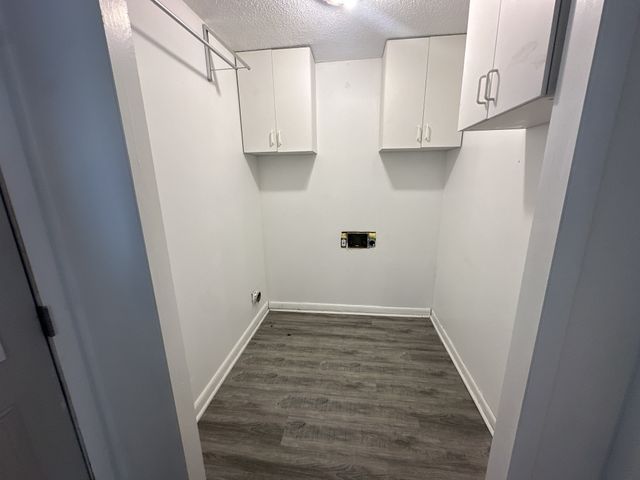 303 Millbrooke Dr, Hopkinsville, KY 42240