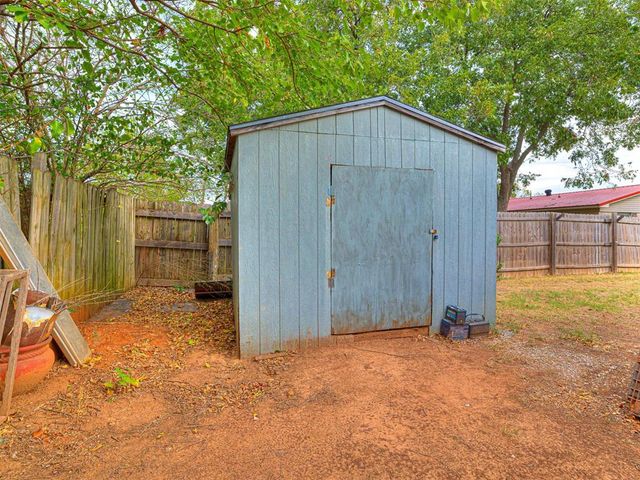 404 Kimberly Road, Tecumseh, OK 74873