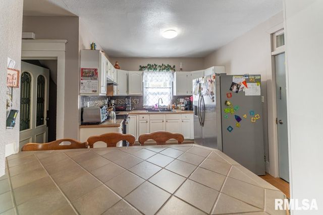 1805 W FREDONIA Avenue, Peoria, IL 61606