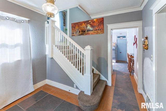 1805 W FREDONIA Avenue, Peoria, IL 61606
