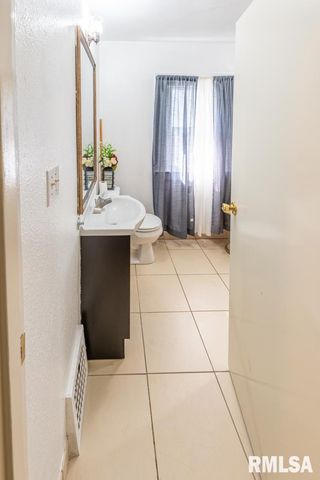 1805 W FREDONIA Avenue, Peoria, IL 61606