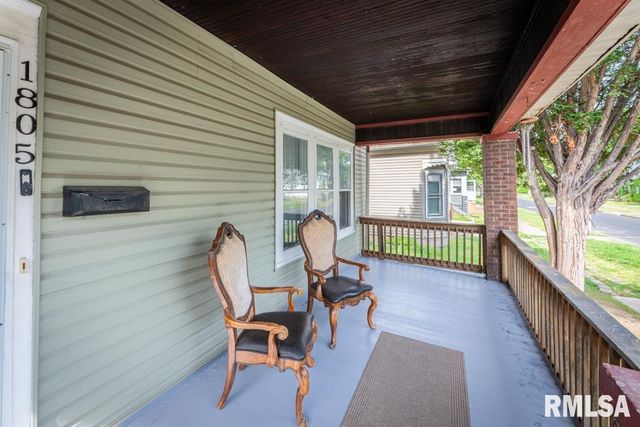 1805 W FREDONIA Avenue, Peoria, IL 61606