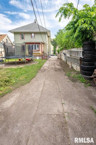 1805 W FREDONIA Avenue, Peoria, IL 61606