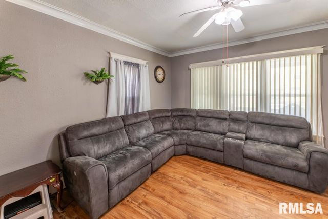 1805 W FREDONIA Avenue, Peoria, IL 61606