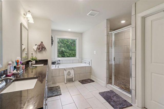 4665 RIVER HILL Circle, Ellenwood, GA 30294