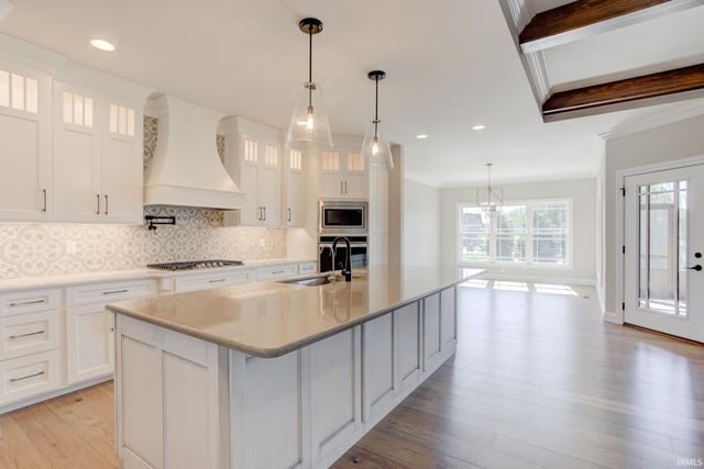 8633 Crenshaw Drive, Newburgh, IN 47630