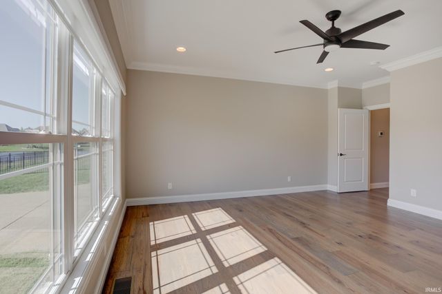 8633 Crenshaw Drive, Newburgh, IN 47630