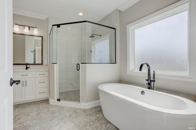 8633 Crenshaw Drive, Newburgh, IN 47630