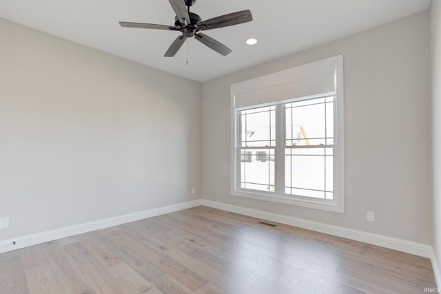 8633 Crenshaw Drive, Newburgh, IN 47630